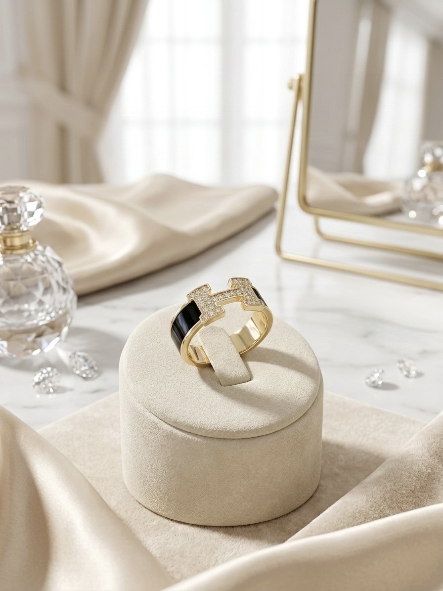Noir Prestige H Ring